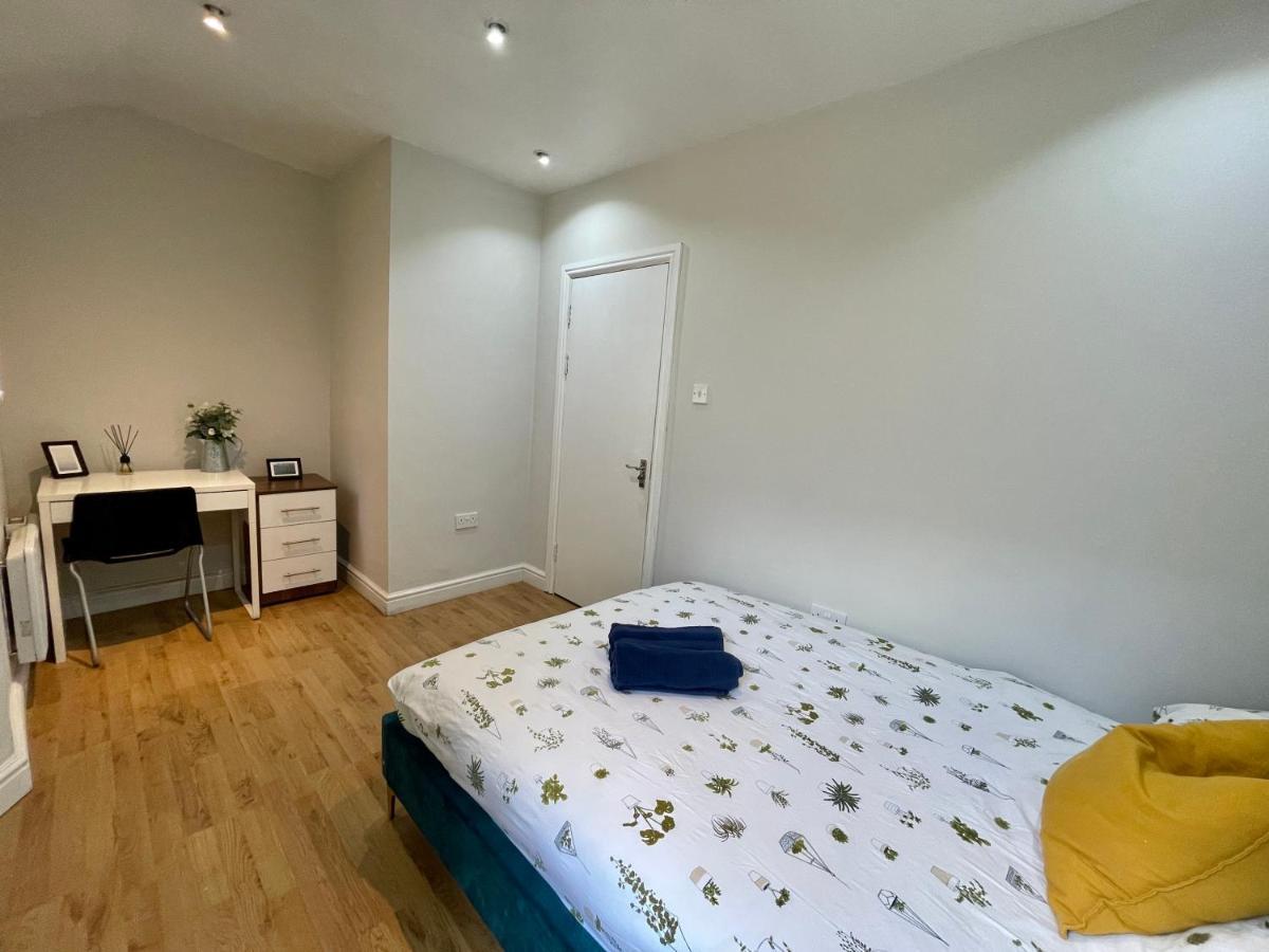 One Bedroom Apartment In City Centre Cardiff Exterior foto
